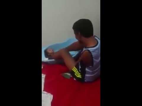 Pai com deficiência dando banho no filho bebe Youtube 0lvG04 WH5Q