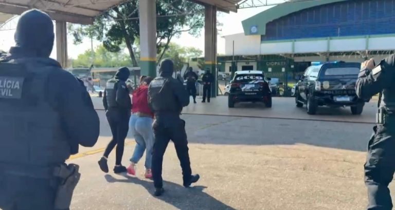 Polícia Civil transfere faccionada presa na Bolívia para Mato Grosso whatsapp image 2026 10 20 at 16.01.05