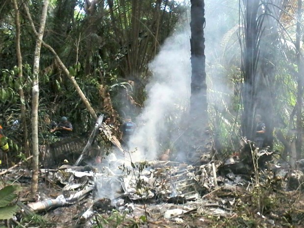 Aeronave cai em área de floresta e deixa cinco mortos em Manaus Foto21275
