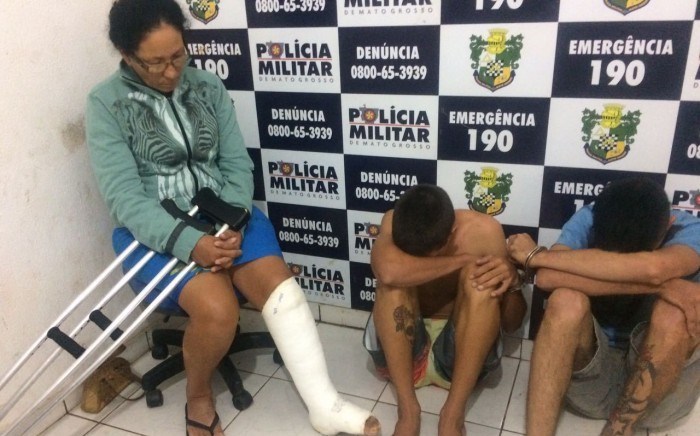Três são presos após polícia encontrar armas e drogas Foto36999