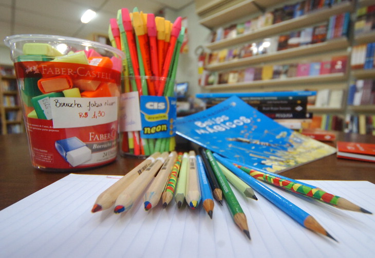 Material escolar varia até 607% em MT Foto93378