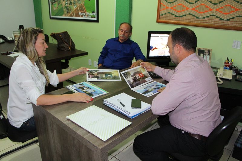 Prefeito e diretores de construtora discutem criação de conjunto habitacional em Nova Ubiratã Foto62886
