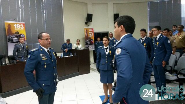 Vereadores prestigiam passagem de comando do Corpo de Bombeiros Foto66838