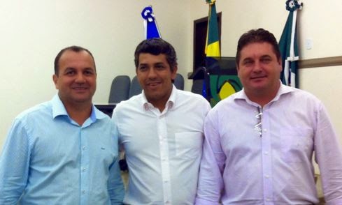 Prefeito Valdenir dos Santos é eleito presidente do Consórcio Intermunicipal de Saúde Foto32866