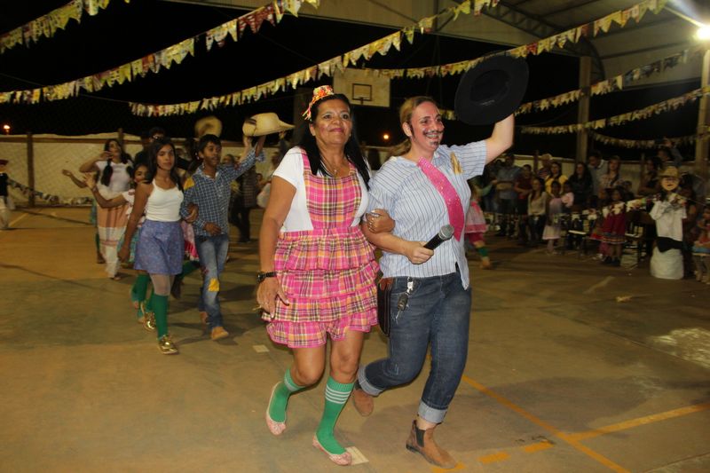 Festa Julina da Escola Municipal Getúlio Vargas atrai centenas de moradores Foto12275