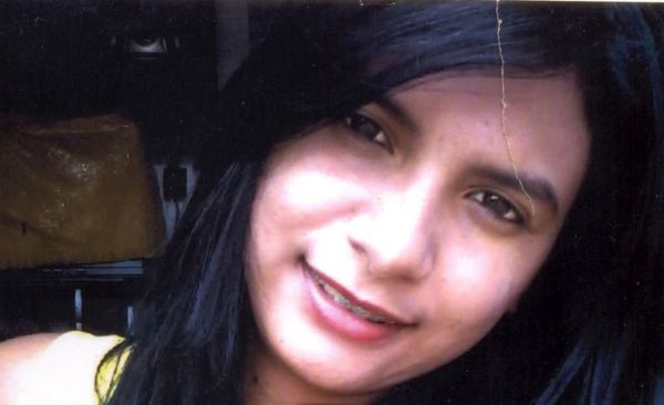 Família busca por jovem desaparecida Foto51712