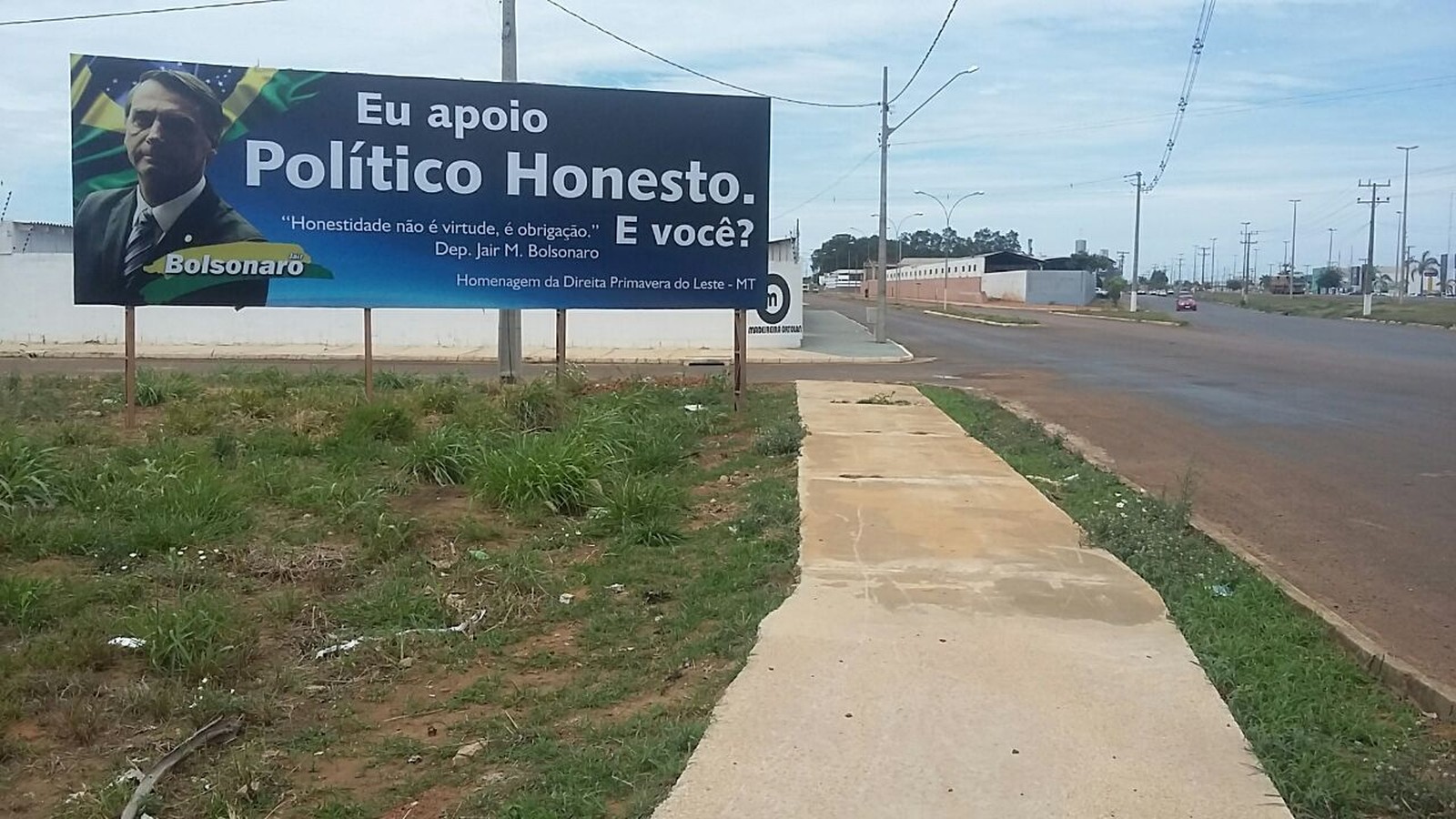 Ministério Público Eleitoral pede retirada de outdoor de apoio a Bolsonaro em MT Foto59854