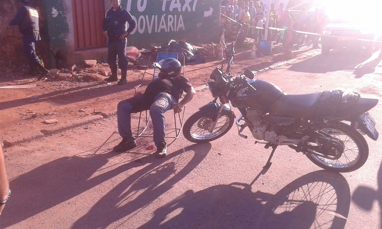 Motociclista morre após ter arma cravada na cabeça por ladrão, vitima pilotou por mais de 03 km antes de morrer Foto61530