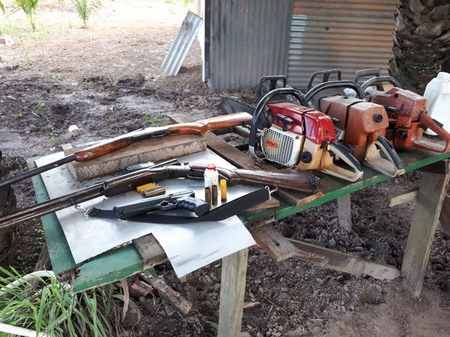Operação apreende armas, motosserras e rádios HTs em assentamento rural de MT Foto75685