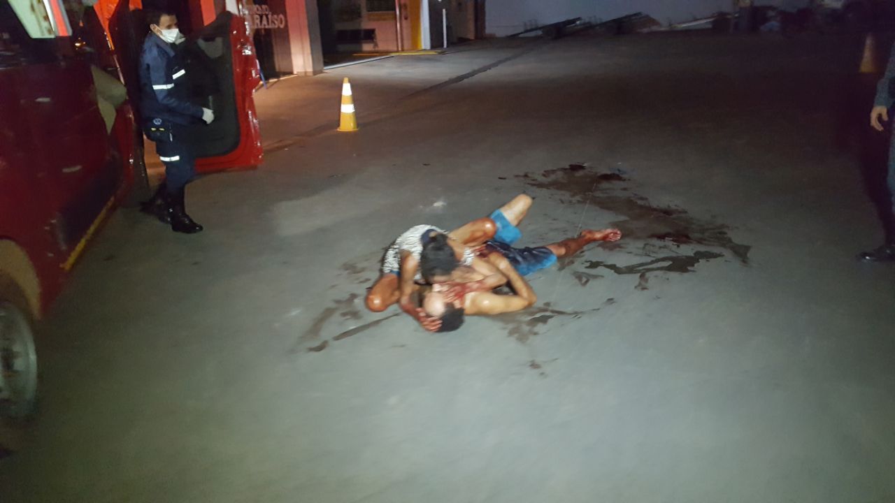 Briga entre moradores de rua termina com um esfaqueado e outro foragido Foto31381