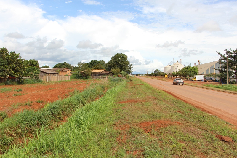 Prefeitura de Nova Ubiratã amplia diálogo com famílias que vivem em área de domínio público Foto72368