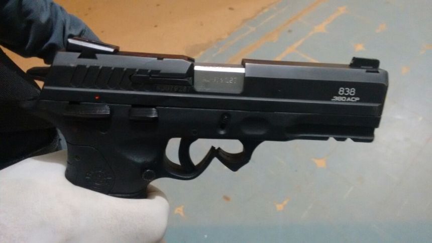Bandidos são baleados ao tentar roubar arma de soldado da PM Foto86554