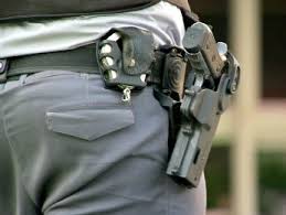 PM que matou bandido que pulou muro de sua casa é afastado e tem arma recolhida Foto23796