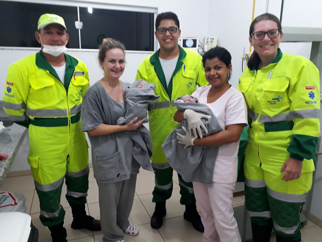 Mãe recebe ajuda de socorristas de concessionária para dar à luz a gêmeos na BR-163 Foto64442