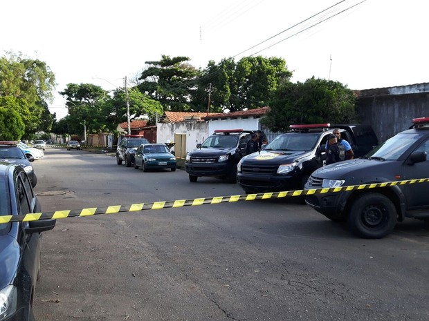 Troca de tiros termina com dois suspeitos de roubo mortos Foto75293