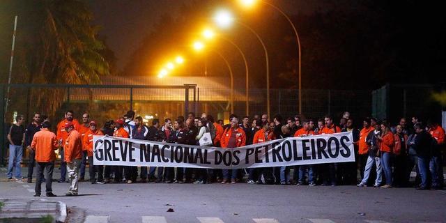 Petroleiros desafiam Justiça do Trabalho e iniciam greve em refinarias Foto55083