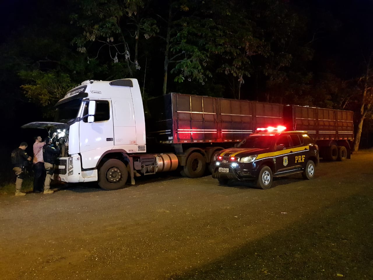 Polícia Rodoviária Federal apreende 480 mil maços de cigarros na BR-163 em Sorriso Foto75206