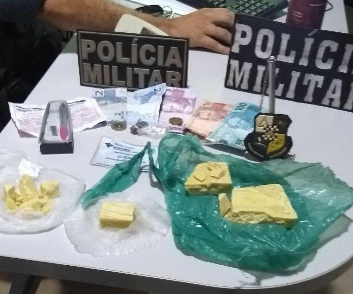 Adolescentes são detidas na MT-120 com porções de pasta base de cocaína Foto85814