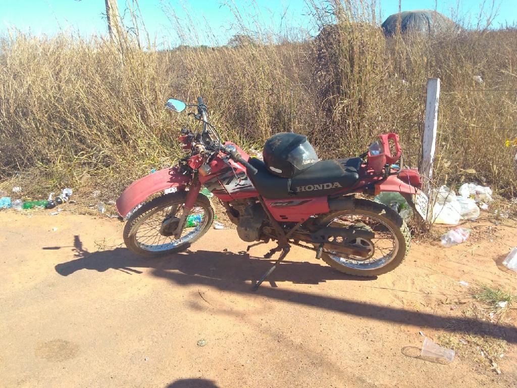 Polícia Militar de Feliz Natal recupera motocicleta roubada; um suspeito foi preso Foto30700