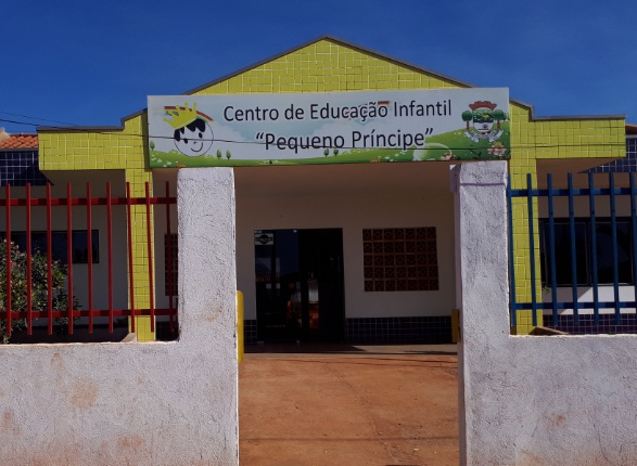 Prefeito e secretários são notificados sobre risco de desabamento de creche Foto1472