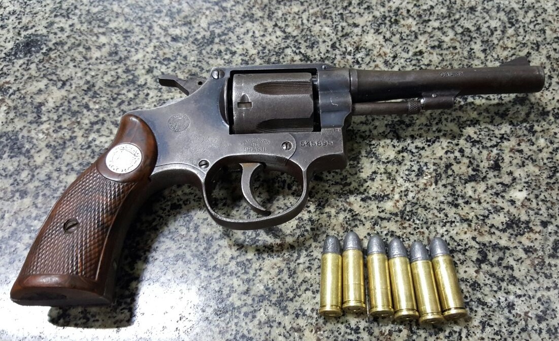 PM localiza armas e munições em casa de agressor preso em Sinop Foto37004