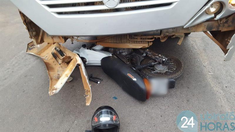 Motorista de ônibus que se envolveu em acidente portava CNH falsa Foto18656