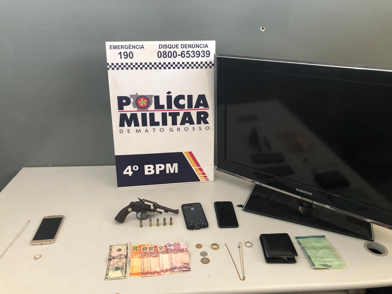 Polícia Militar prende dupla acusado de usar arma alugada para cometer assaltos Foto92359