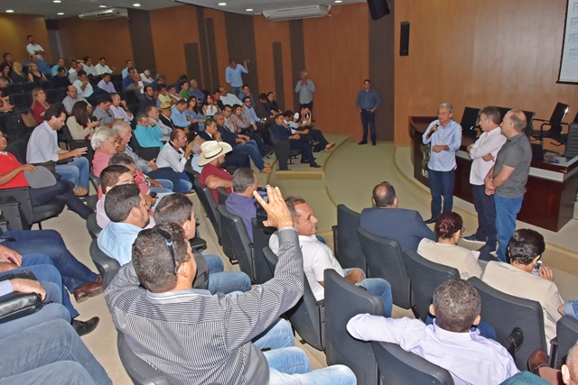 Em reunião com prefeitos, Mauro Mendes defende corte de gastos e ações conjuntas com municípios Foto4690