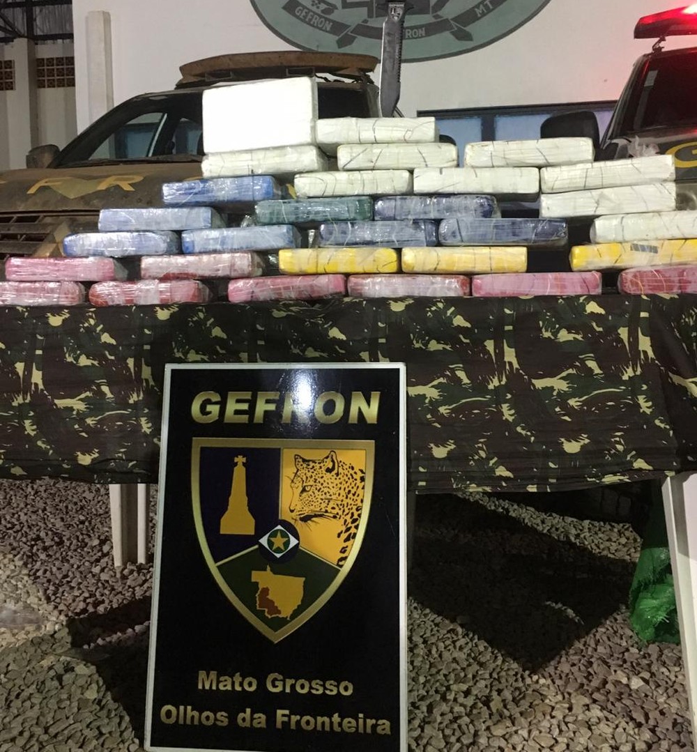 Traficantes são presos em região de fronteira com 30 kg de cocaína Foto83045