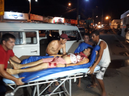 Funcionário de clínica de reabilitação leva 10 golpes de faca de um paciente Foto74471