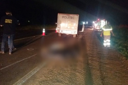 Homem é atropelado e morre na BR-364; motorista foge Foto82485