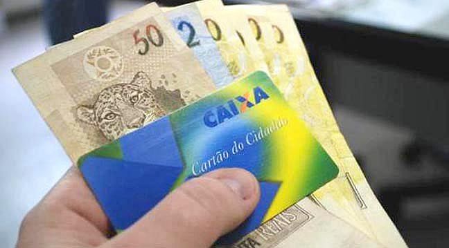 Nascidos em janeiro e fevereiro começam a receber abono salarial Foto34432