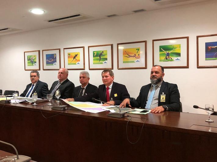 Bolsonaro reafirma compromisso com logística e anuncia continuidade das obras na MT-242 Foto61693