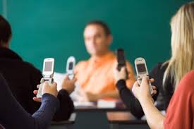 Alunos de MT são proibidos de usar celular e tablets em sala de aula Foto7622