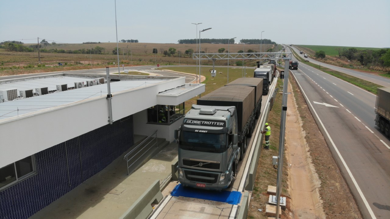 Rota do Oeste e ANTT reforçam ação de fiscalização de veículos de carga na BR-163 Foto80075