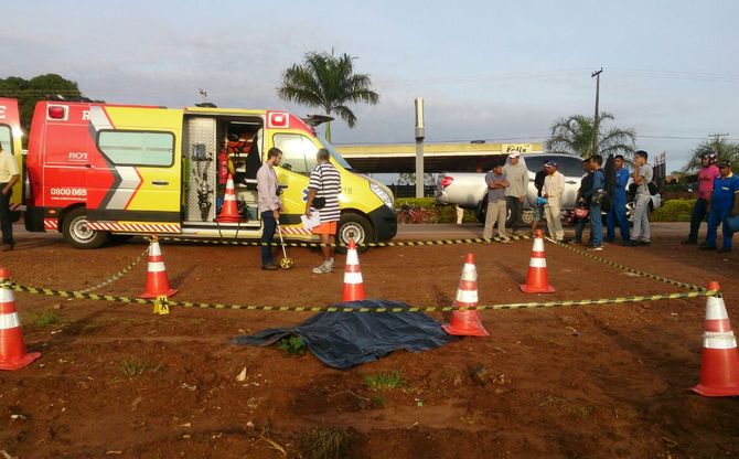 Ciclista morre após ser atropelada por automóvel na BR-163, vitima foi arremessada a vários metros de distância Foto89818