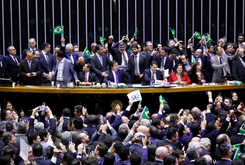 Com 379 votos favoráveis, Câmara dos Deputados aprova texto-base da reforma da Previdência Foto7813