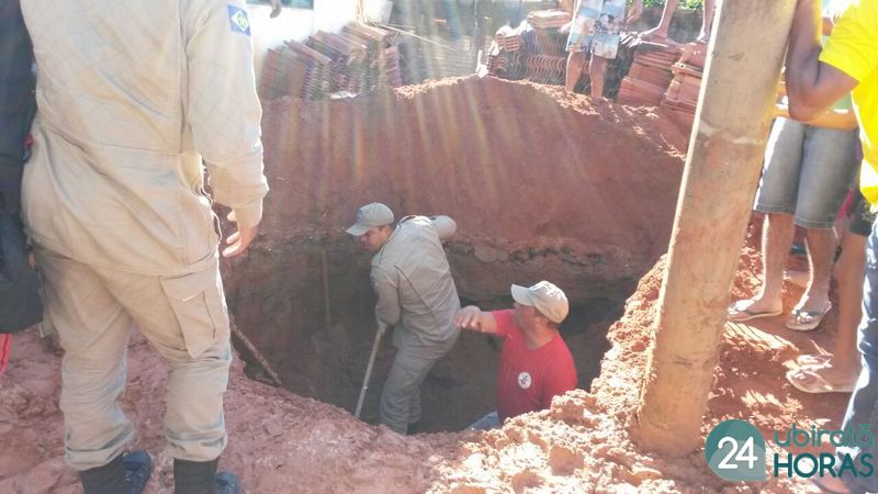 Fossa desaba e trabalhador de 42 anos morre soterrado Foto70307