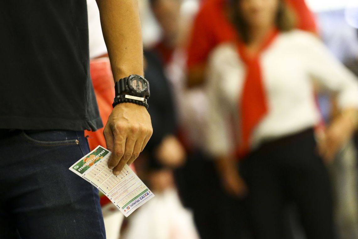 Mega-Sena acumula e pode pagar R$ 31 milhões neste sábado Foto23280