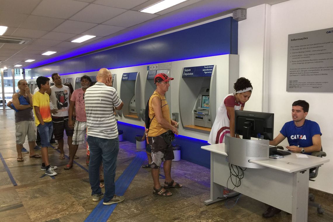 Bancos funcionam hoje (26) e fecham nos dias 31 e 1º Foto63604