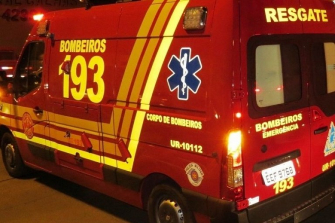 Marido tenta arrancar braço da mulher com golpe de facão Foto84156