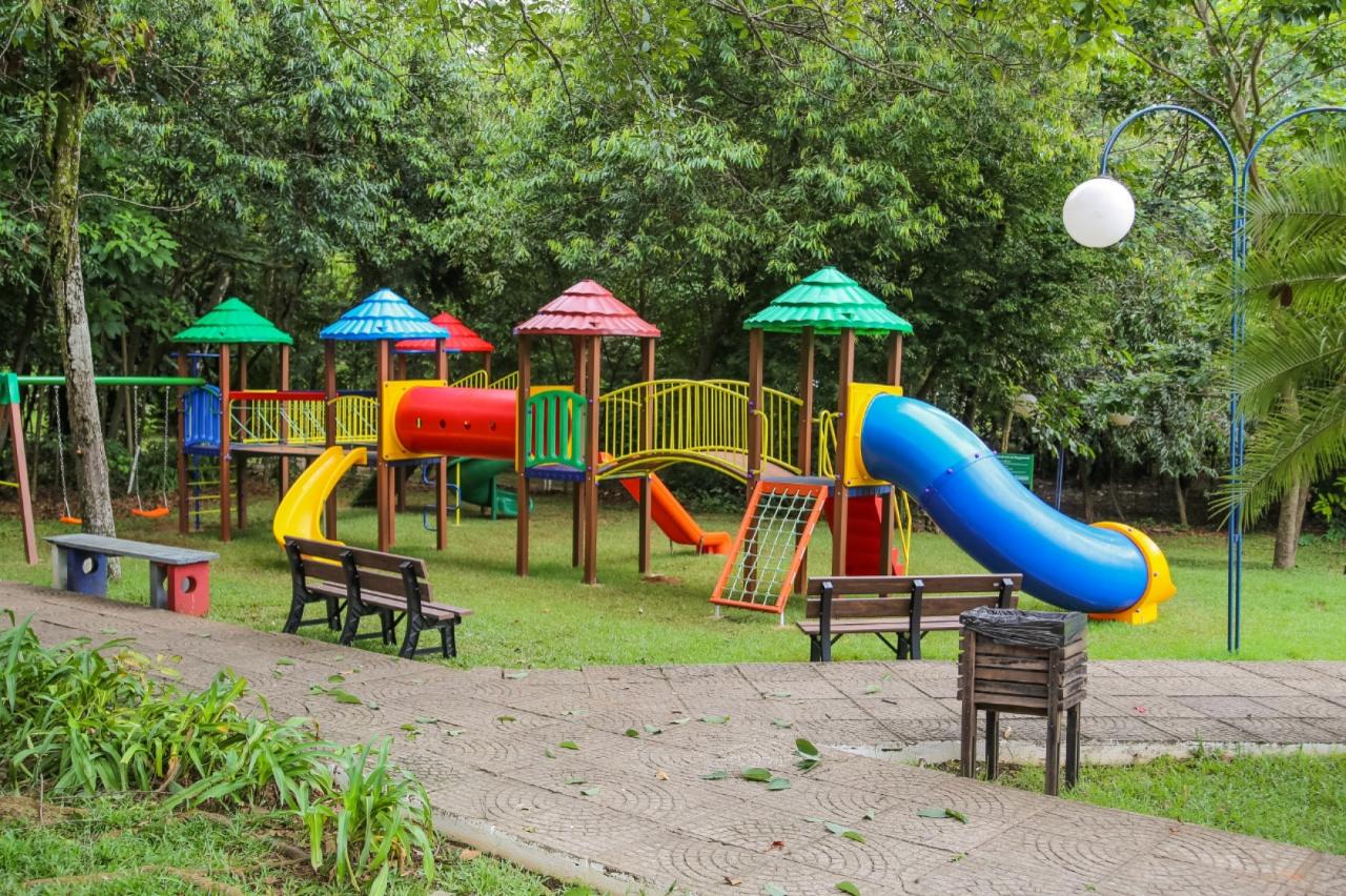 Prefeitura de Sorriso começa a implantar 18 novos playgrounds em praças, áreas de lazer e escolas Foto35840