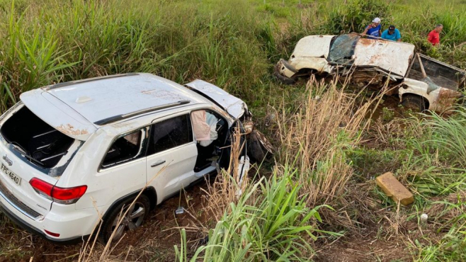 Batida entre S10 e Jeep deixa um morto e 3 feridos em rodovia federal de MT Foto88846