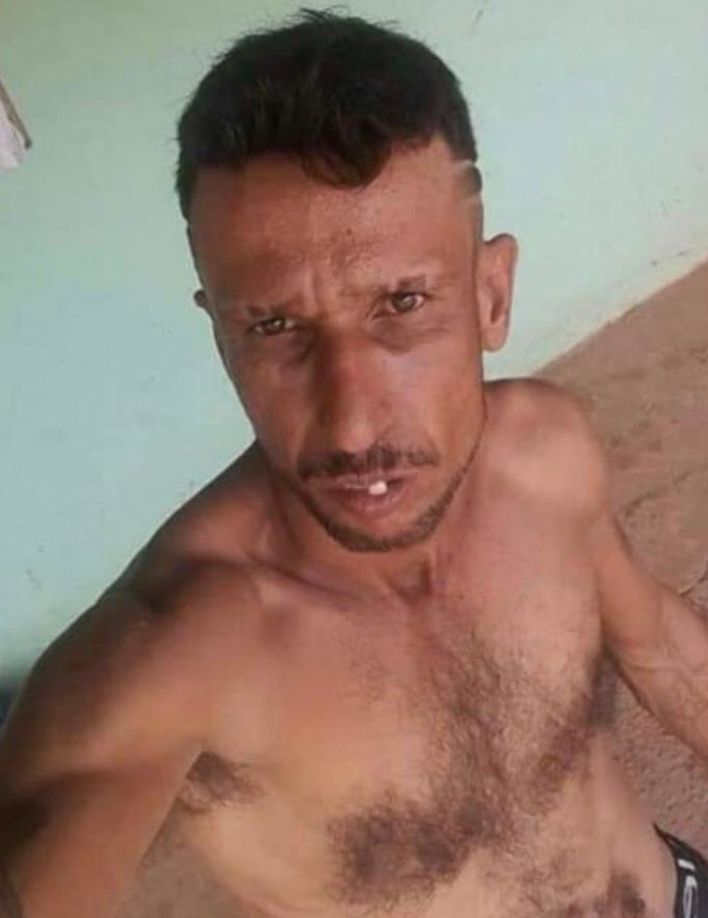 Adolescente mata pai a facadas, enterra corpo e é apreendido após confessar o crime Foto83705
