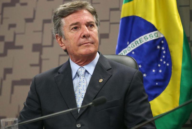 "Acreditei que as medidas radicais eram o caminho certo. Infelizmente errei", diz Collor sobre confisco de poupança Foto24996