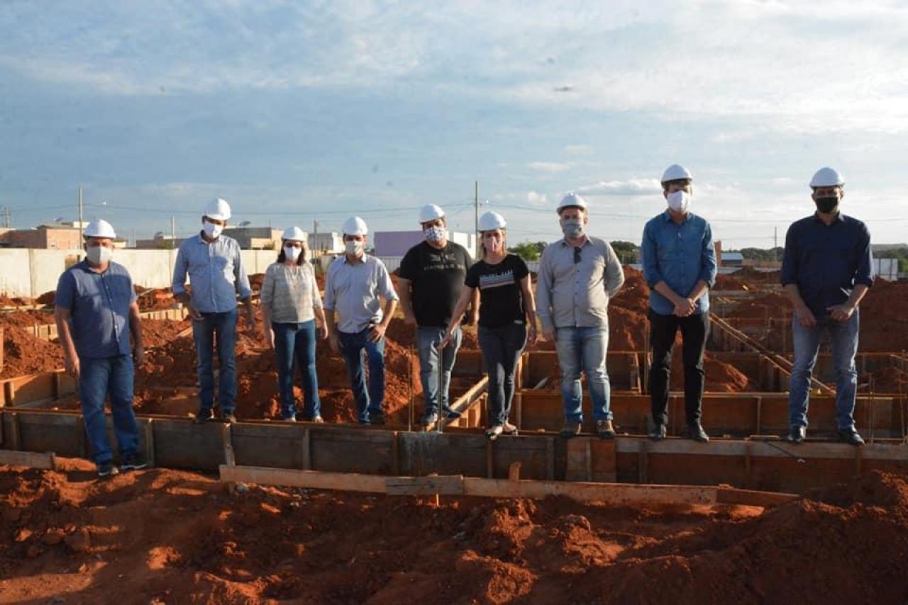 Vereadores participam de lançamento das obras da nova creche de Sorriso Foto33729