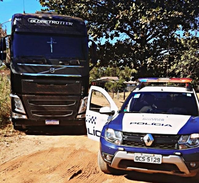 Polícia Militar de Paranatinga recupera carreta que havia sido roubada Foto89845
