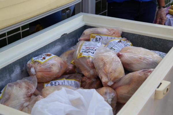Com dois meses de funcionamento, Abatedouro Municipal de Aves já abateu 14 toneladas de frango caipira Foto27103