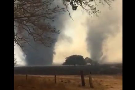 Fazendeiros se assustam com redemoinho de fumaça em MT Foto98053