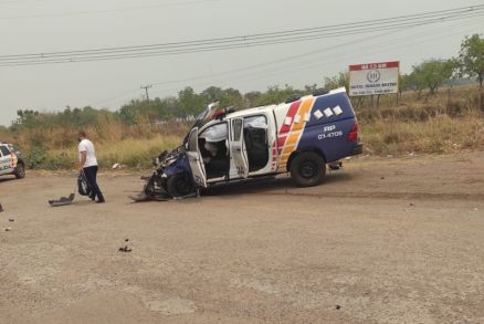 Batida frontal entre viatura da PM e Ônix deixa 2 feridos na BR-364 Foto6668